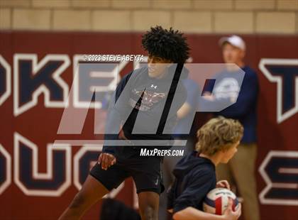 Thumbnail 3 in Cheyenne Mountain @ Cherokee Trail photogallery.