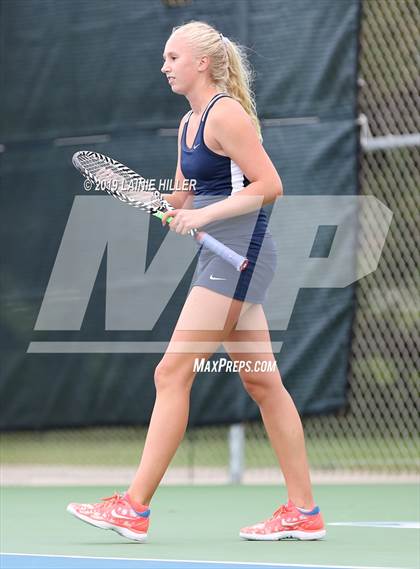 Thumbnail 1 in Bemidji Triangular vs Detroit Lakes & Staples/Motley photogallery.