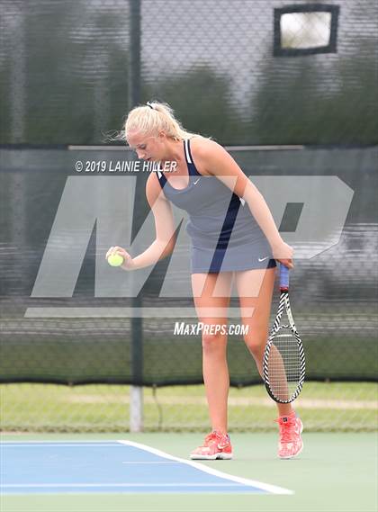 Thumbnail 3 in Bemidji Triangular vs Detroit Lakes & Staples/Motley photogallery.