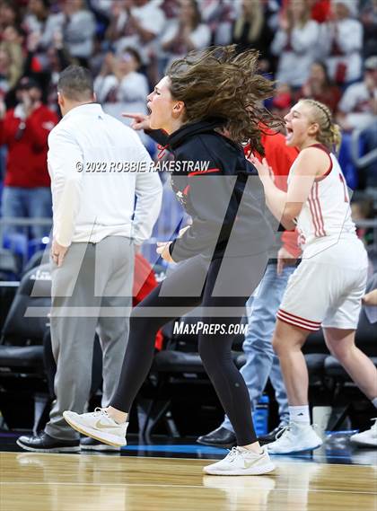 Thumbnail 1 in Gruver vs. San Saba (UIL 2A State Semifinal) photogallery.
