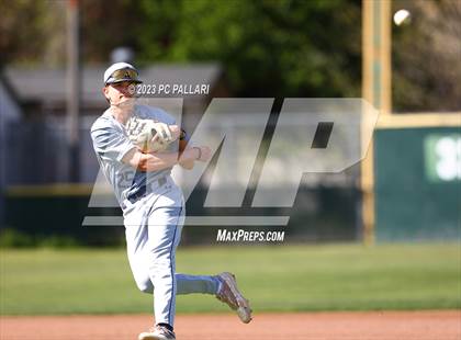 Thumbnail 1 in Oak Ridge @ Granite Bay photogallery.