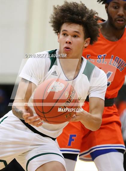 Thumbnail 3 in East St. Louis vs. Parkview photogallery.