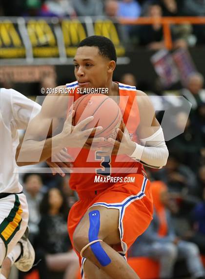 Thumbnail 2 in East St. Louis vs. Parkview photogallery.