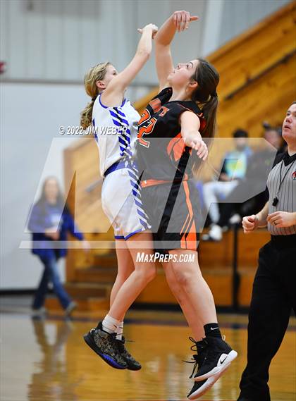 Thumbnail 2 in Watts vs Braggs (OSSAA Class B Area II District Playoff) photogallery.