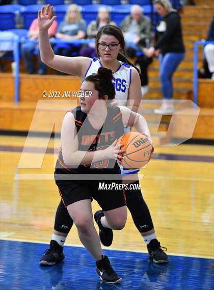 Thumbnail 2 in Watts vs Braggs (OSSAA Class B Area II District Playoff) photogallery.
