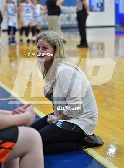 Thumbnail 1 in Watts vs Braggs (OSSAA Class B Area II District Playoff) photogallery.