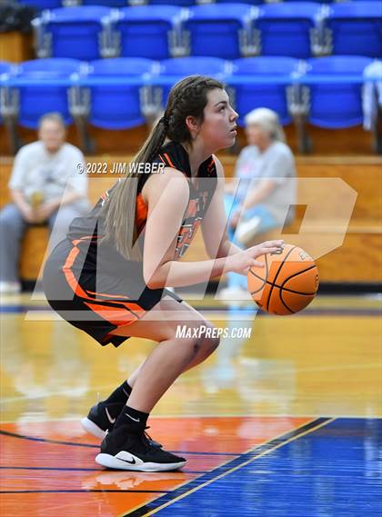 Thumbnail 3 in Watts vs Braggs (OSSAA Class B Area II District Playoff) photogallery.
