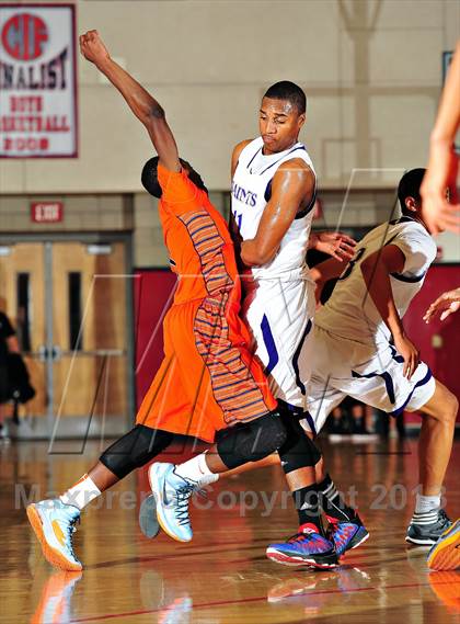Thumbnail 3 in St. Augustine vs. Chaminade (CIF SoCal Regional D3 Final) photogallery.