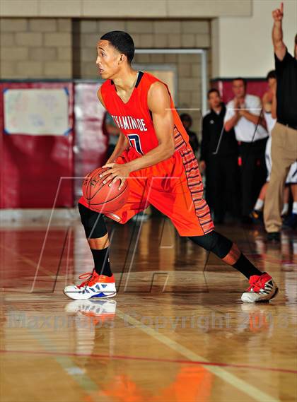 Thumbnail 2 in St. Augustine vs. Chaminade (CIF SoCal Regional D3 Final) photogallery.