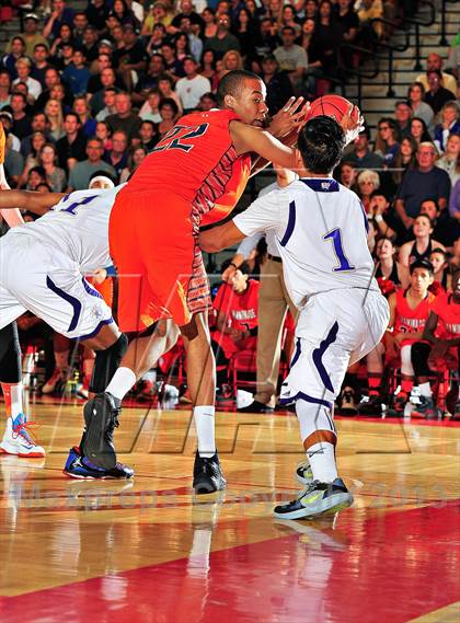 Thumbnail 2 in St. Augustine vs. Chaminade (CIF SoCal Regional D3 Final) photogallery.