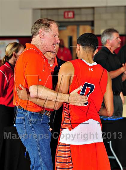 Thumbnail 1 in St. Augustine vs. Chaminade (CIF SoCal Regional D3 Final) photogallery.