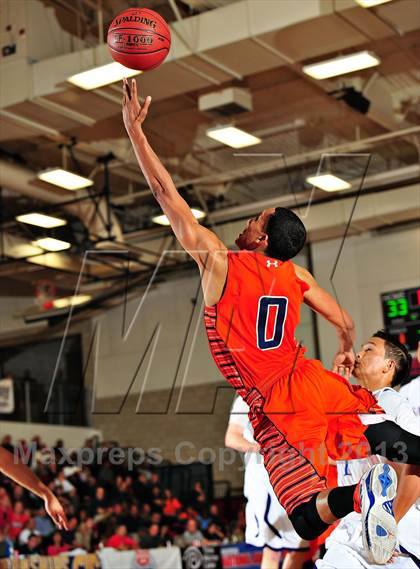 Thumbnail 3 in St. Augustine vs. Chaminade (CIF SoCal Regional D3 Final) photogallery.