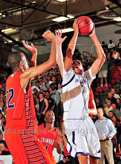 Thumbnail 2 in St. Augustine vs. Chaminade (CIF SoCal Regional D3 Final) photogallery.