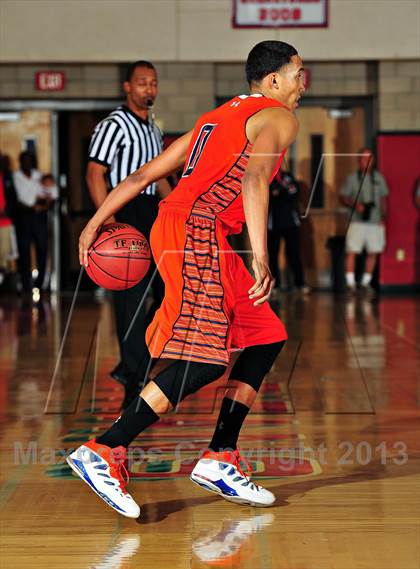 Thumbnail 3 in St. Augustine vs. Chaminade (CIF SoCal Regional D3 Final) photogallery.