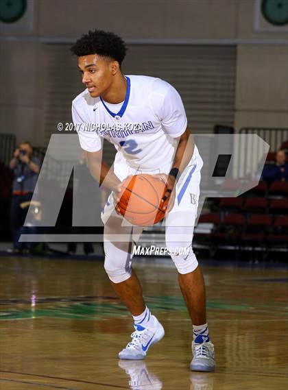 Thumbnail 2 in Mater Dei vs. Bishop Gorman (Tarkanian Classic) photogallery.