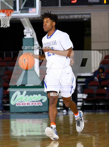 Thumbnail 2 in Mater Dei vs. Bishop Gorman (Tarkanian Classic) photogallery.
