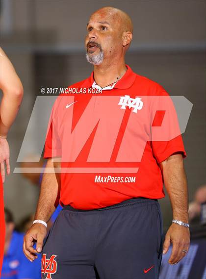 Thumbnail 2 in Mater Dei vs. Bishop Gorman (Tarkanian Classic) photogallery.