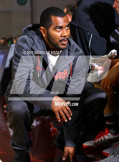 Thumbnail 2 in Mater Dei vs. Bishop Gorman (Tarkanian Classic) photogallery.