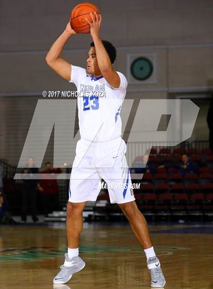 Thumbnail 1 in Mater Dei vs. Bishop Gorman (Tarkanian Classic) photogallery.