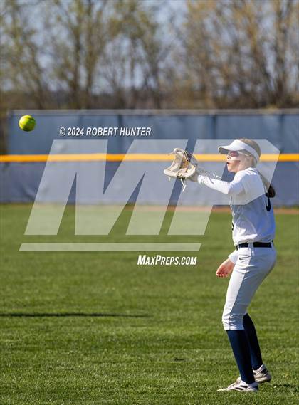Thumbnail 3 in Pittsford vs Brockport photogallery.