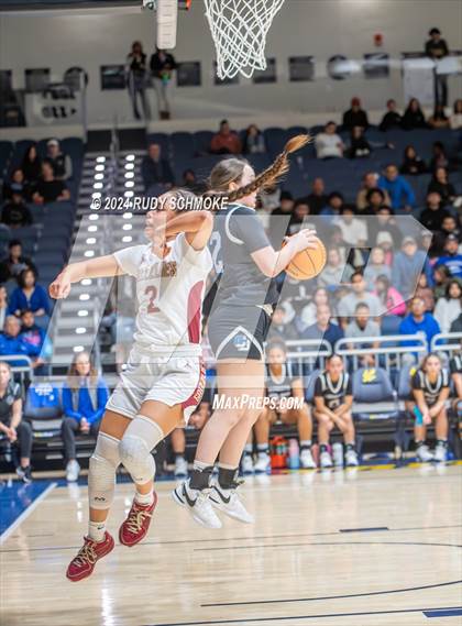 Thumbnail 3 in Mission Hills vs. La Jolla Country Day (CIF SDS Open Division Championship) photogallery.