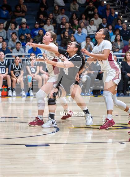 Thumbnail 3 in Mission Hills vs. La Jolla Country Day (CIF SDS Open Division Championship) photogallery.