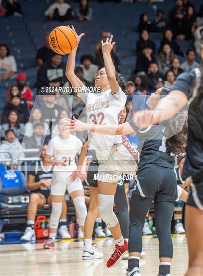 Thumbnail 1 in Mission Hills vs. La Jolla Country Day (CIF SDS Open Division Championship) photogallery.