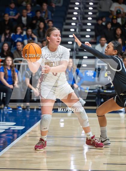 Thumbnail 3 in Mission Hills vs. La Jolla Country Day (CIF SDS Open Division Championship) photogallery.