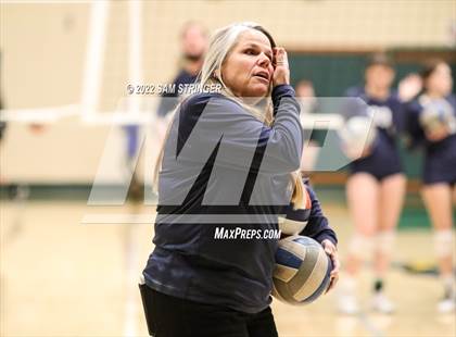 Thumbnail 2 in Central Catholic vs. Sonora (CIF SJS D4 Semifinal) photogallery.