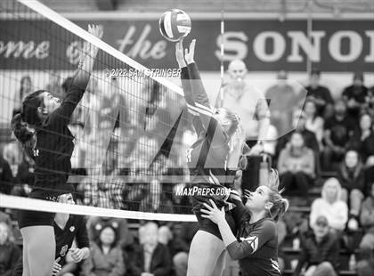 Thumbnail 1 in Central Catholic vs. Sonora (CIF SJS D4 Semifinal) photogallery.