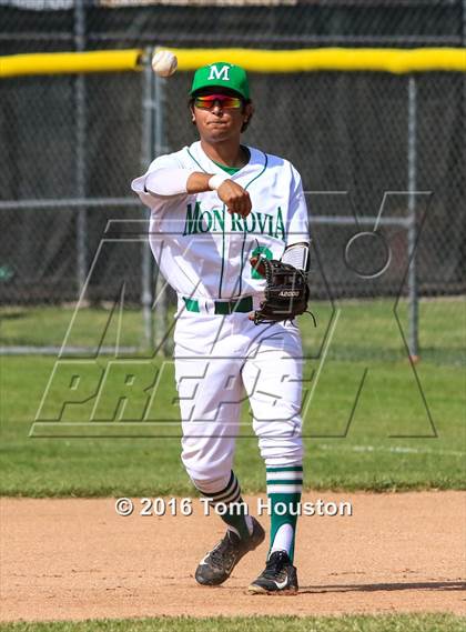Thumbnail 2 in Monrovia vs La Canada photogallery.