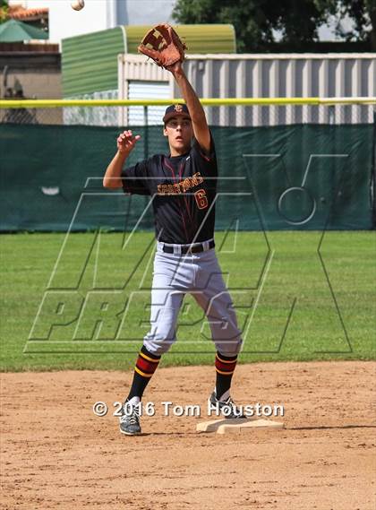 Thumbnail 3 in Monrovia vs La Canada photogallery.