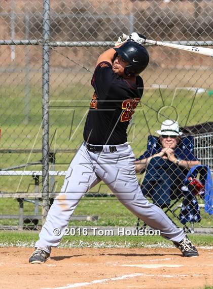 Thumbnail 1 in Monrovia vs La Canada photogallery.