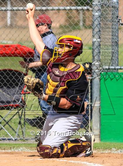 Thumbnail 1 in Monrovia vs La Canada photogallery.