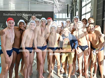 Thumbnail 2 in Clark vs Boerne-Champion (UIL 6A Region 4 Final) photogallery.