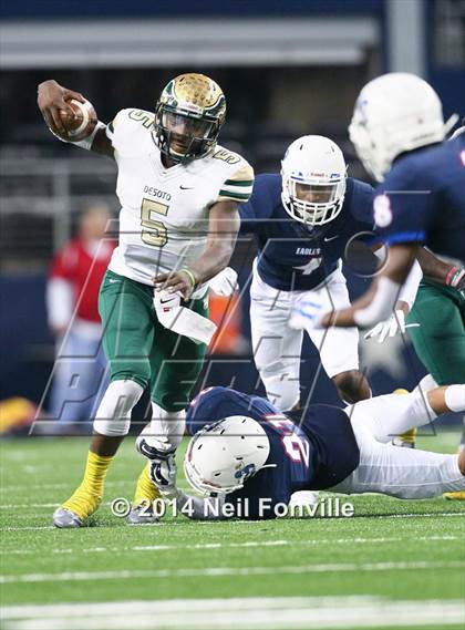 Thumbnail 3 in DeSoto vs. Allen (UIL 6A Division 1 Region 1 Area Playoff) photogallery.