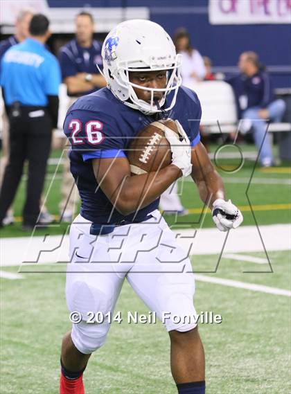 Thumbnail 1 in DeSoto vs. Allen (UIL 6A Division 1 Region 1 Area Playoff) photogallery.