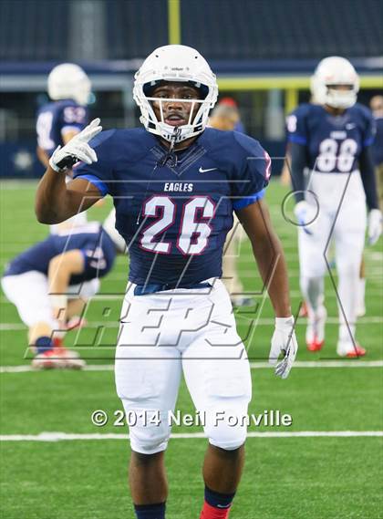 Thumbnail 2 in DeSoto vs. Allen (UIL 6A Division 1 Region 1 Area Playoff) photogallery.