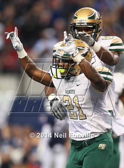 Thumbnail 3 in DeSoto vs. Allen (UIL 6A Division 1 Region 1 Area Playoff) photogallery.