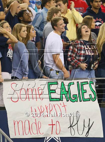 Thumbnail 2 in DeSoto vs. Allen (UIL 6A Division 1 Region 1 Area Playoff) photogallery.