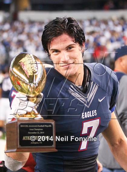 Thumbnail 2 in DeSoto vs. Allen (UIL 6A Division 1 Region 1 Area Playoff) photogallery.
