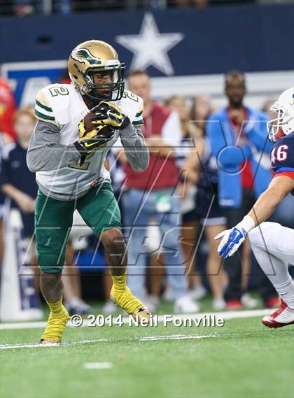 Thumbnail 3 in DeSoto vs. Allen (UIL 6A Division 1 Region 1 Area Playoff) photogallery.