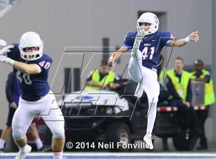 Thumbnail 3 in DeSoto vs. Allen (UIL 6A Division 1 Region 1 Area Playoff) photogallery.