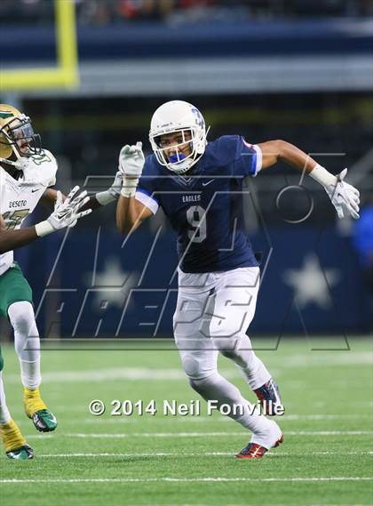 Thumbnail 1 in DeSoto vs. Allen (UIL 6A Division 1 Region 1 Area Playoff) photogallery.