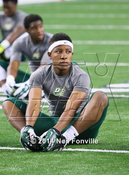 Thumbnail 2 in DeSoto vs. Allen (UIL 6A Division 1 Region 1 Area Playoff) photogallery.