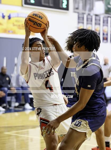 Thumbnail 2 in Artesia vs. Desert Vista photogallery.