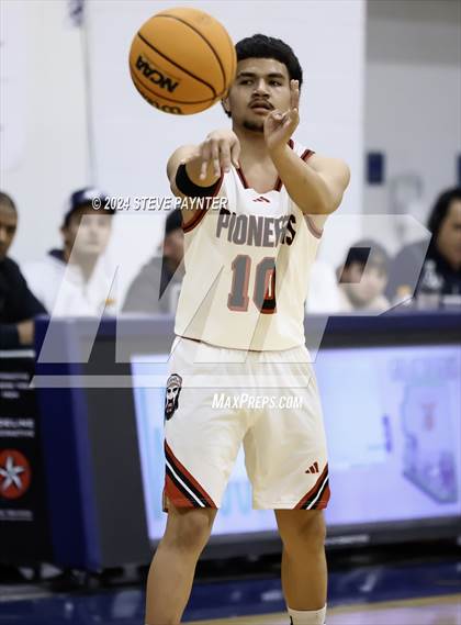 Thumbnail 1 in Artesia vs. Desert Vista photogallery.