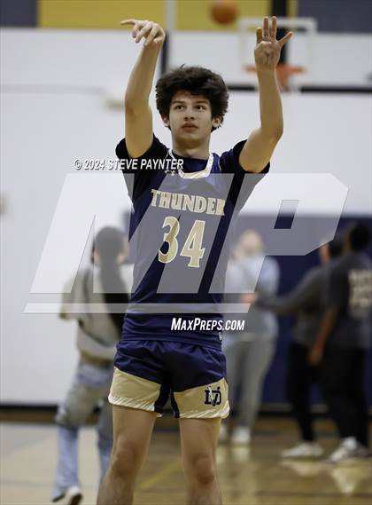 Thumbnail 1 in Artesia vs. Desert Vista photogallery.