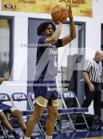 Thumbnail 2 in Artesia vs. Desert Vista photogallery.