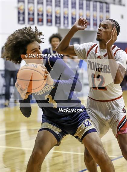 Thumbnail 1 in Artesia vs. Desert Vista photogallery.